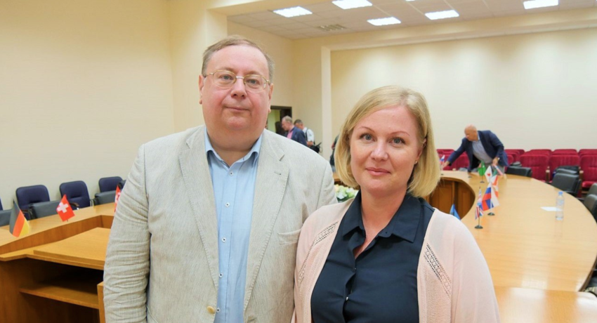Александр Владимирович Пыжиков с женой